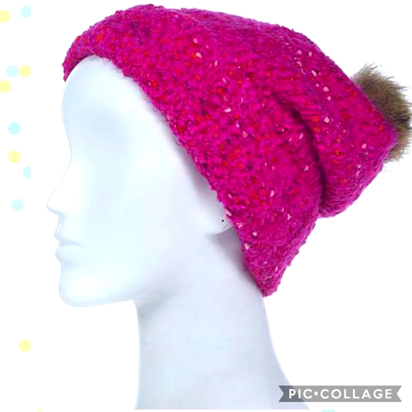 @cricket6187 Accessories - Pom Pom Beanie